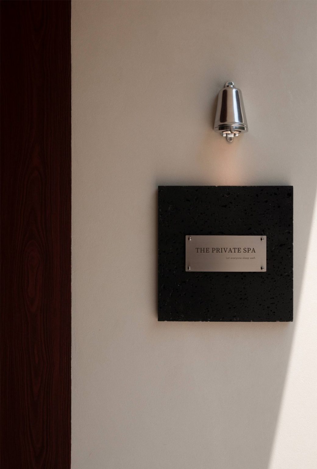 1 PLAQUE SIGNATURE NOIR ARGENT LADONNA LOGO