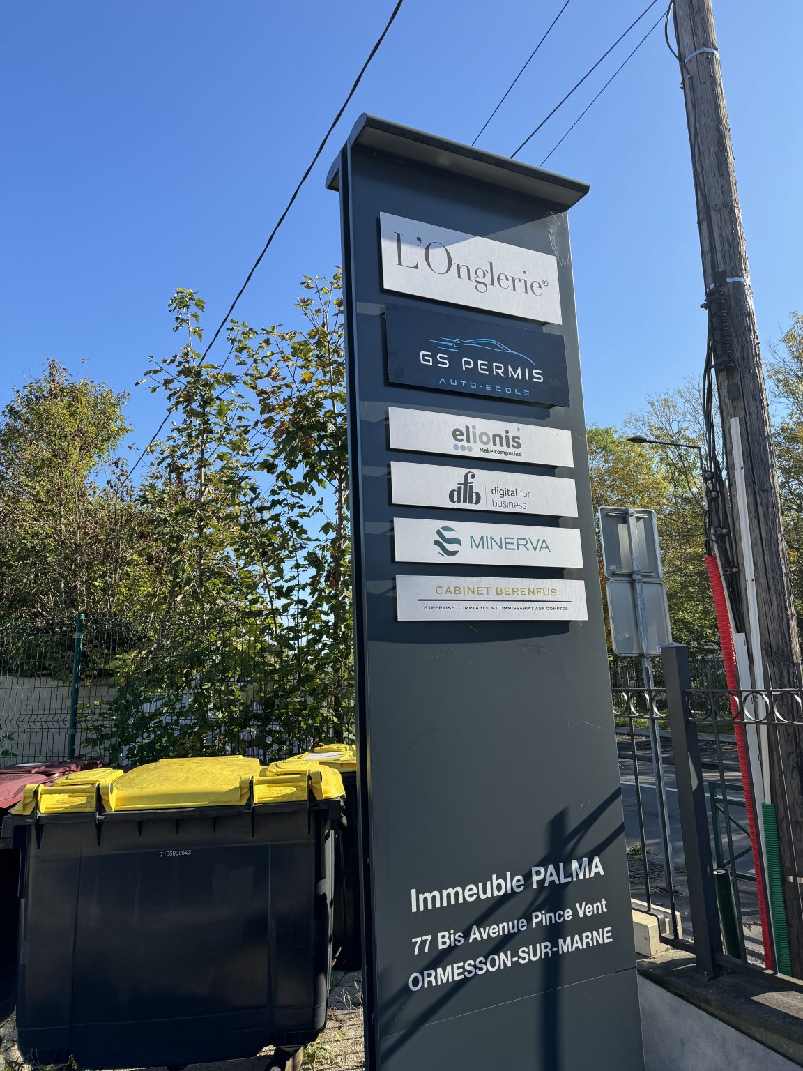 4 Plaque Signature Ladonna Logo