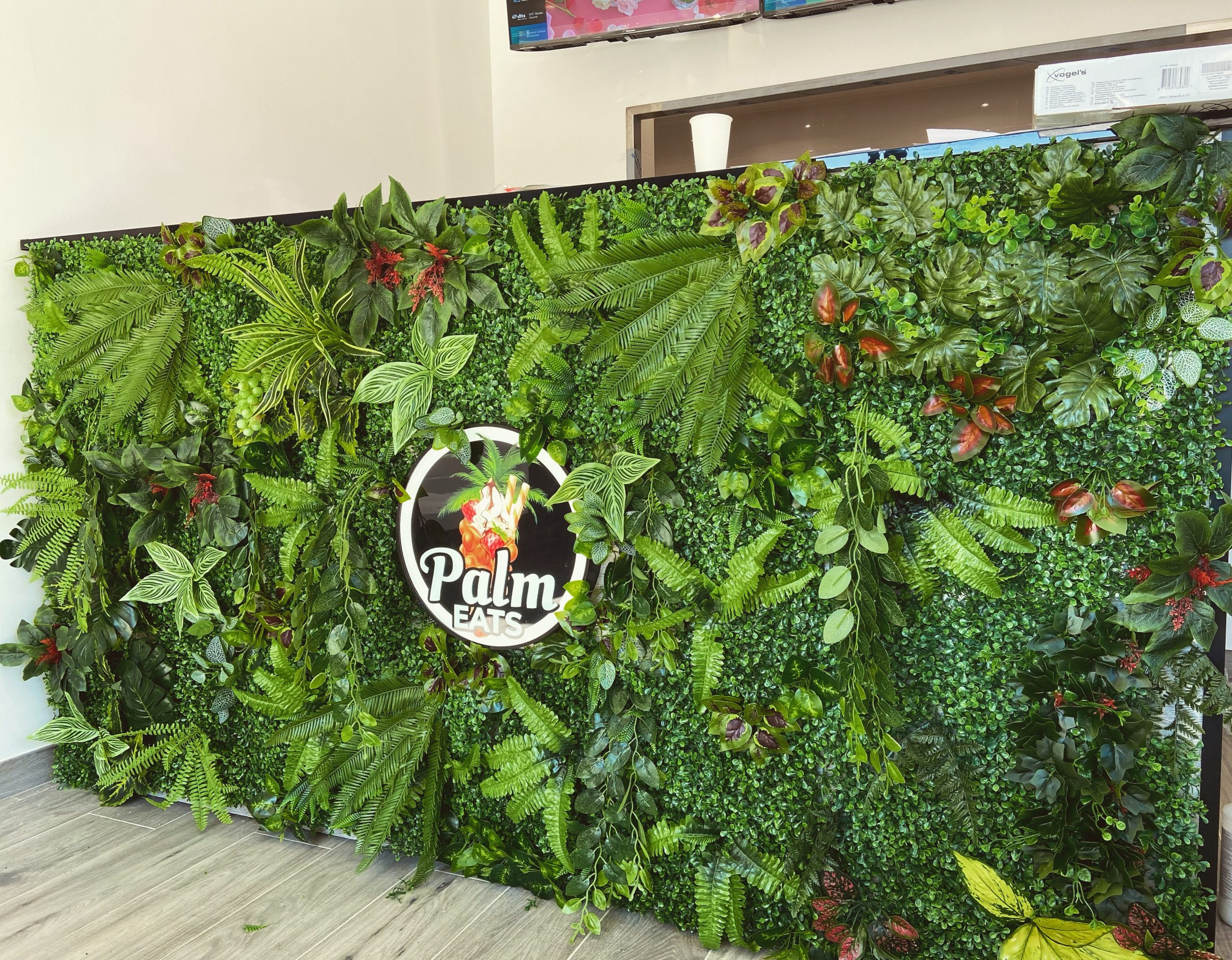 7 ENSEIGNE FACE LUMINEUSE LADONNA LOGO