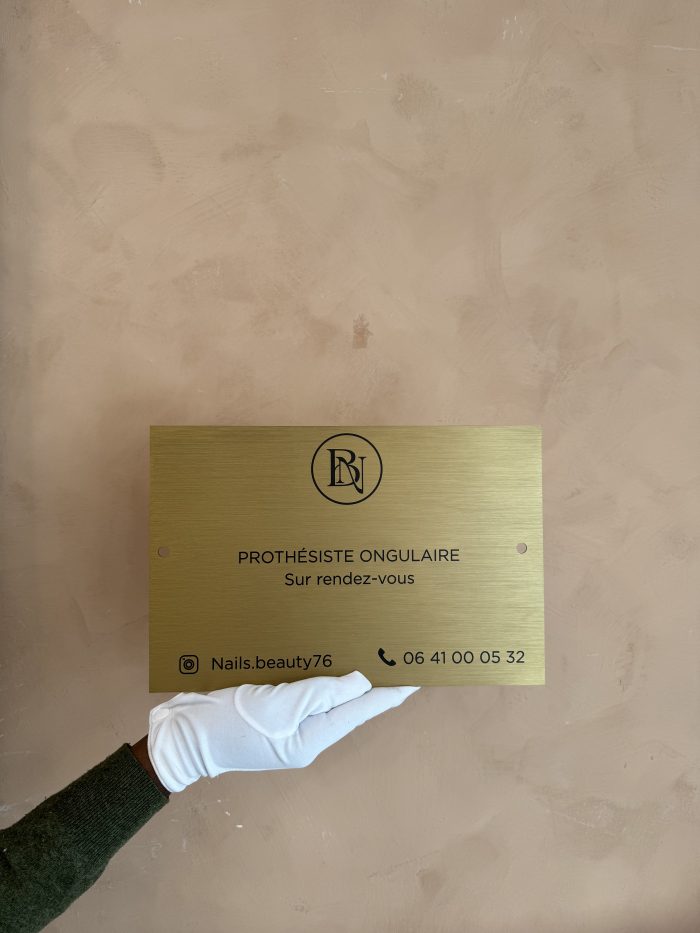 Plaque_doré_LadonnaLogo