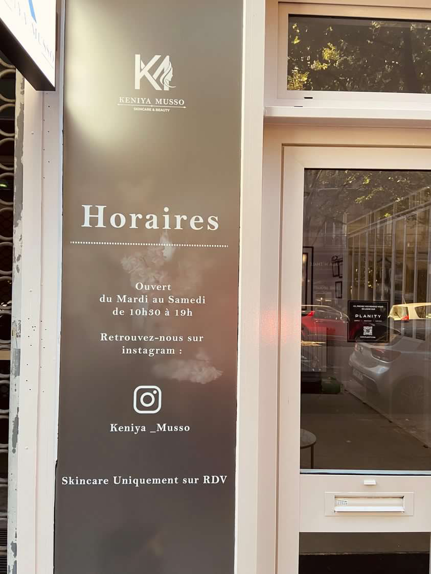 VITRINE HORAIRES LADONNA LOGO