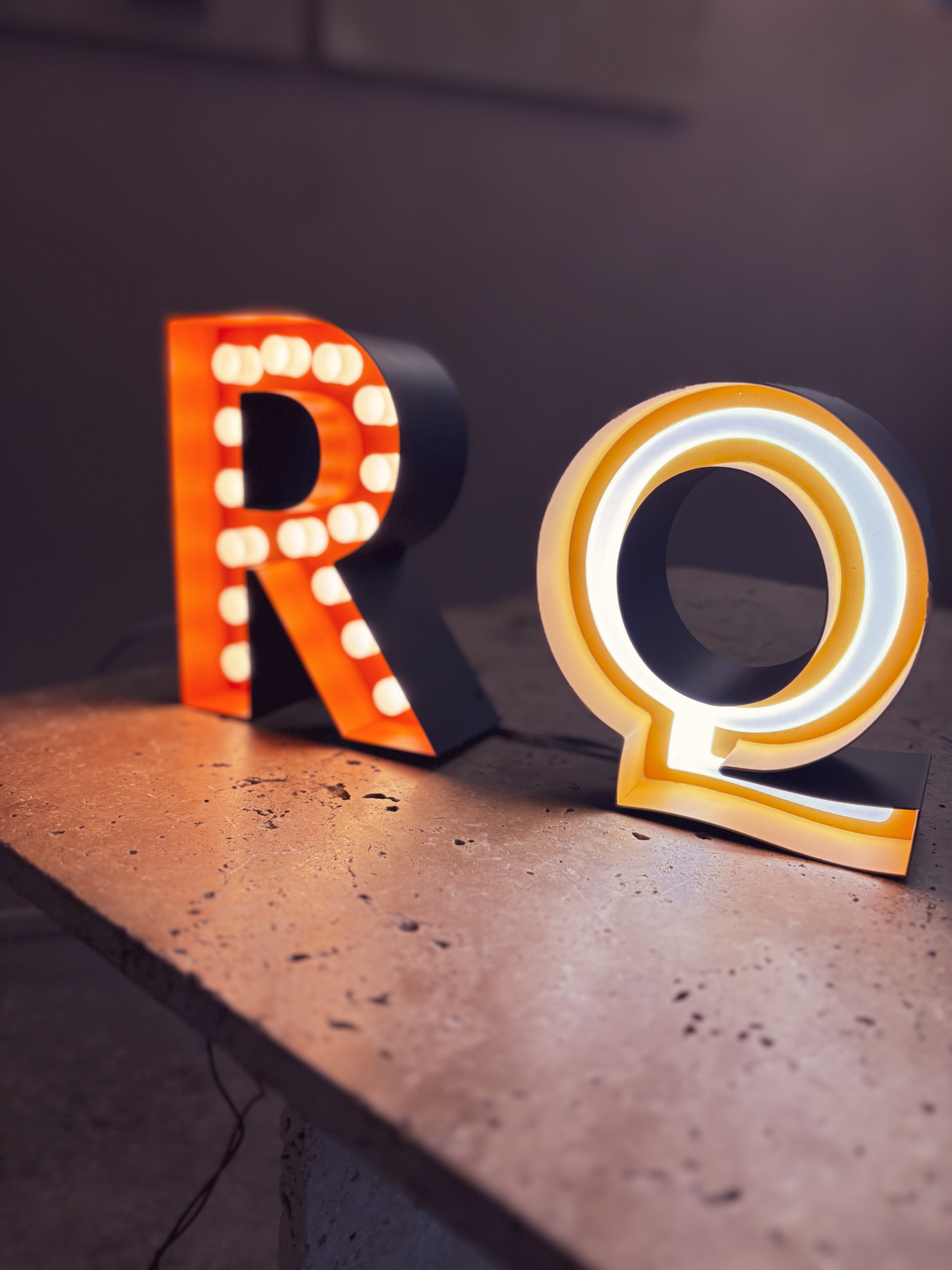 enseigne lumineuse, LADONNA LOGO